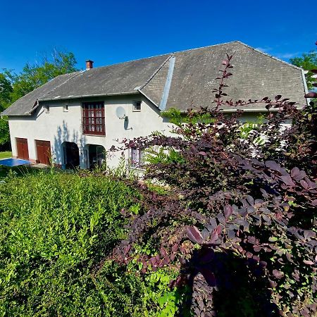 Töreki 34 Vendégház Siófok Exterior foto