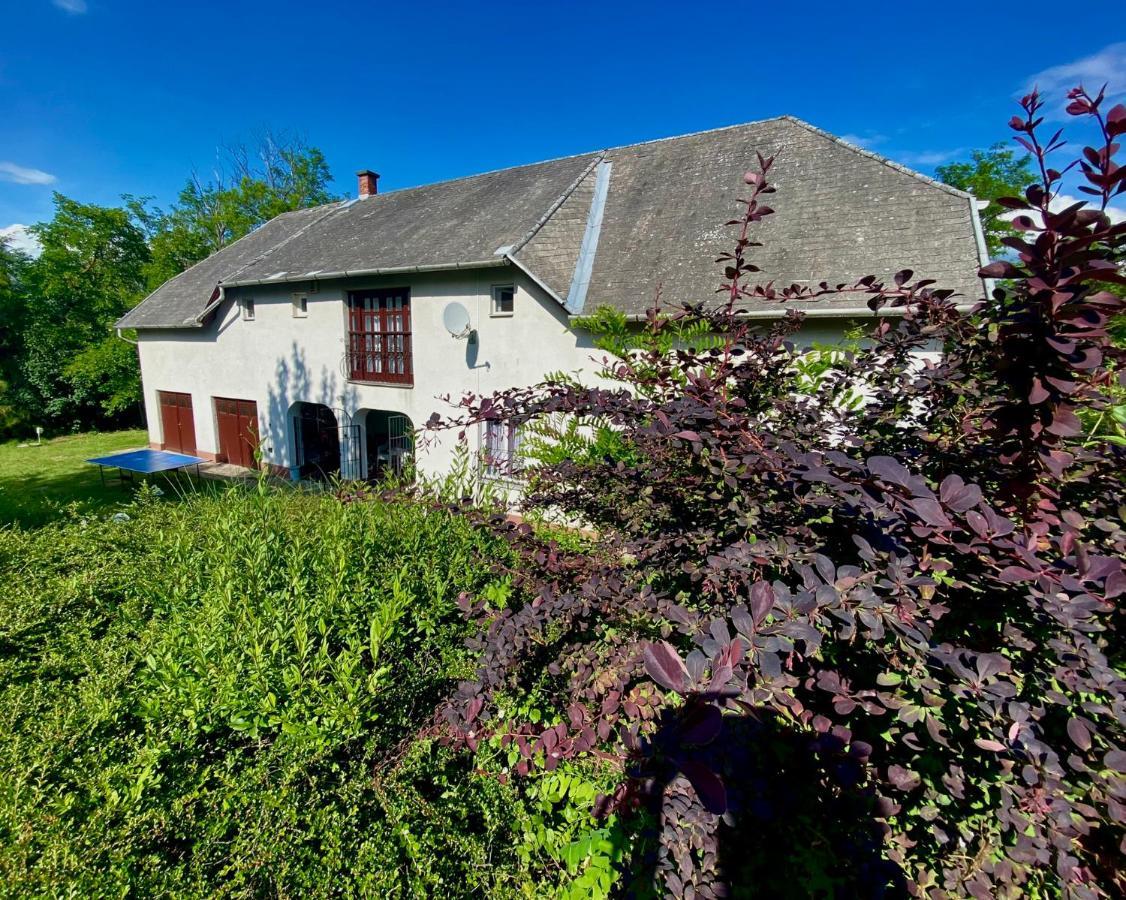 Töreki 34 Vendégház Siófok Exterior foto