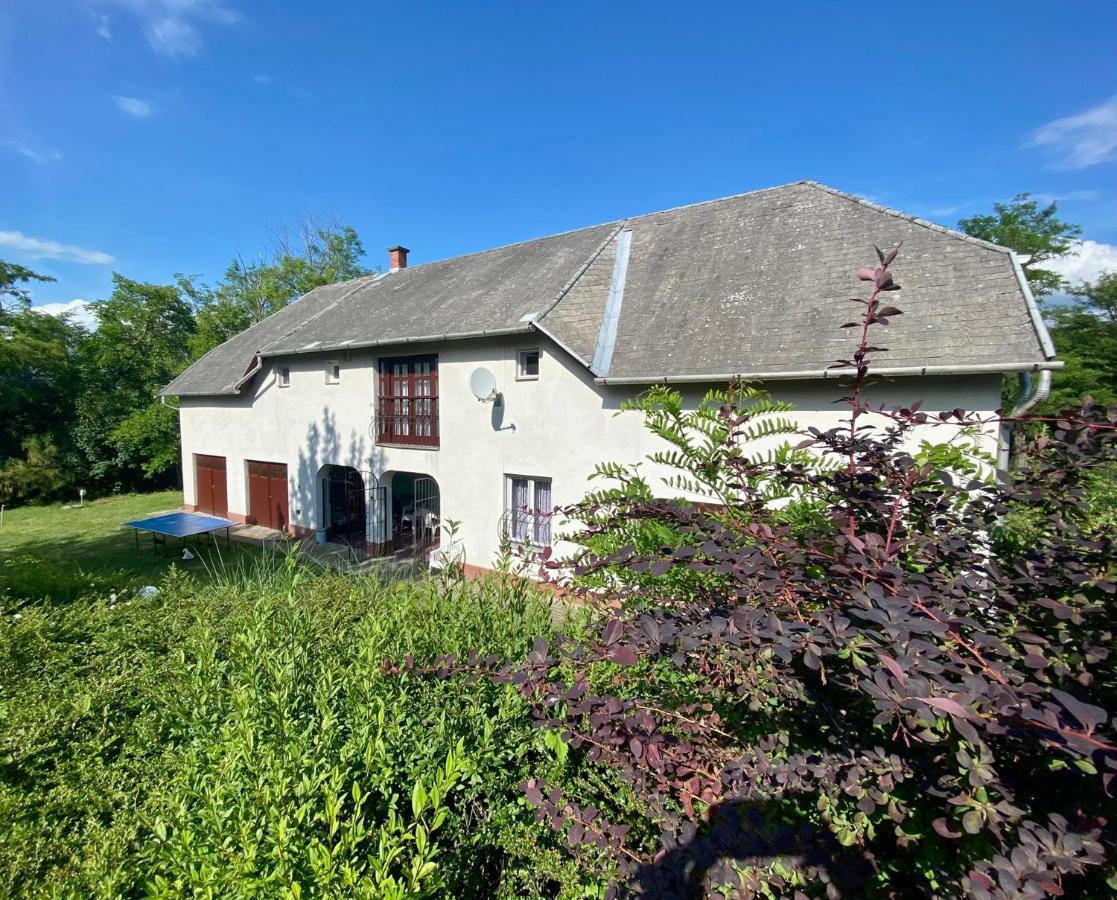 Töreki 34 Vendégház Siófok Exterior foto